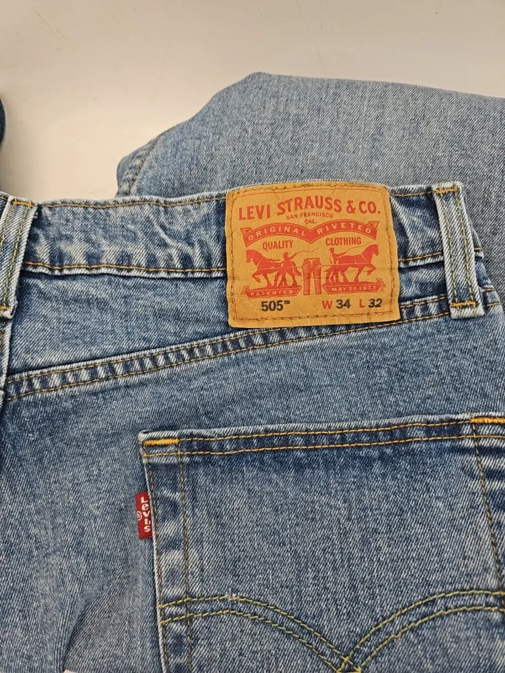 Levi's 505 Regular Straight Jeans
